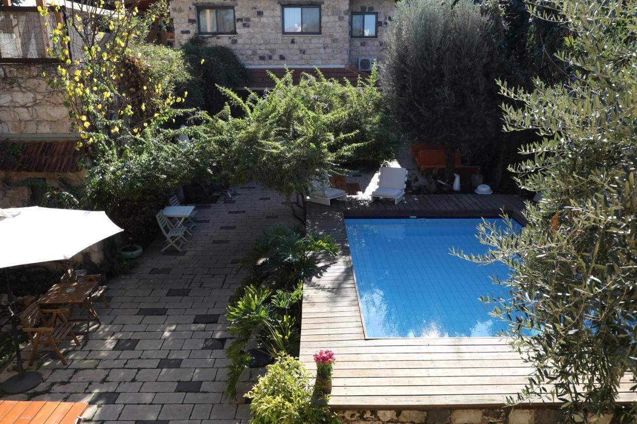 Shulamit Yard Hotel Rosh Pinna Buitenkant foto